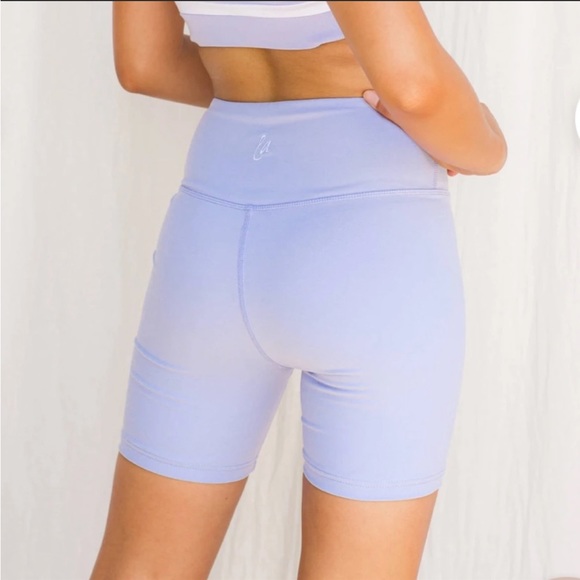 LAHANA Active Archer Biker Short in Periwinkle - Size M - Picture 2 of 6
